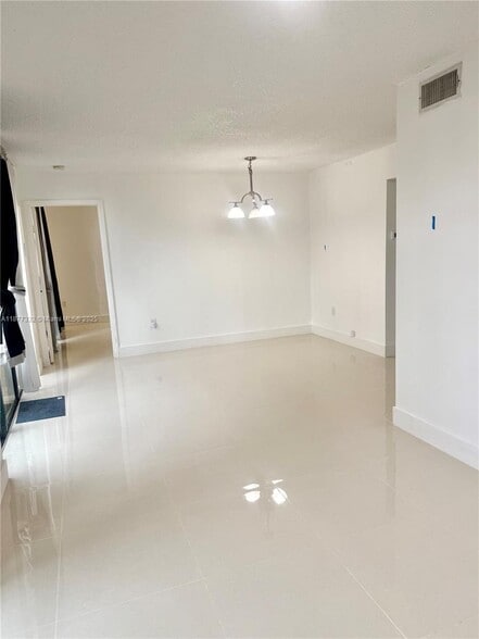 Building Photo - 11780 SW 18th St