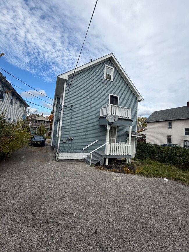 Building Photo - 12706 Parkhill Ave