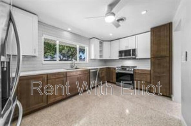 Building Photo - 3140 Calle Largo Dr