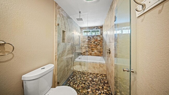 Building Photo - 22 Greengate Ct