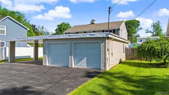 Building Photo - 9326 Rivershore Dr