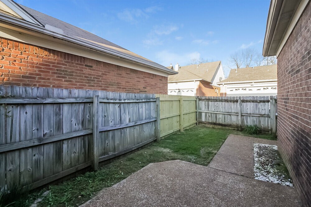 Building Photo - 600 W Ashley Glen Cir