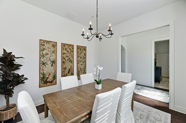 Building Photo - 2400 Winsted Ln