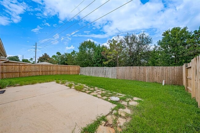 Building Photo - 17323 Thicket Hollow Ln