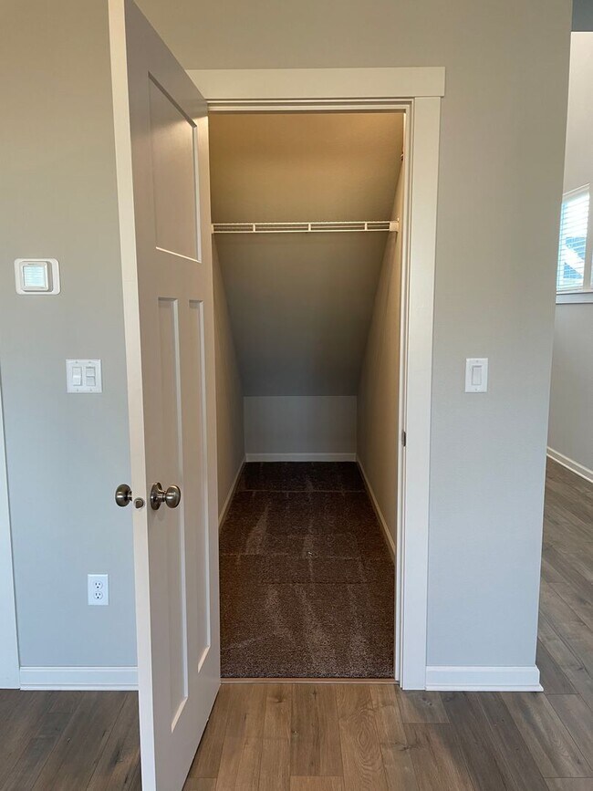 Building Photo - NEWER 4 Bed 2.5 Bath Home! Located near the Ridgefield Outdoor Recreation Center, equestrian faci...