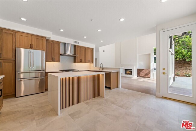 Building Photo - 18500 St Moritz Dr