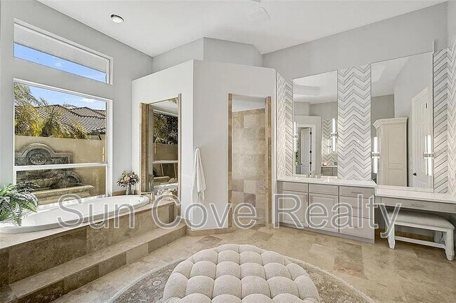 Building Photo - 854 Macewen Dr