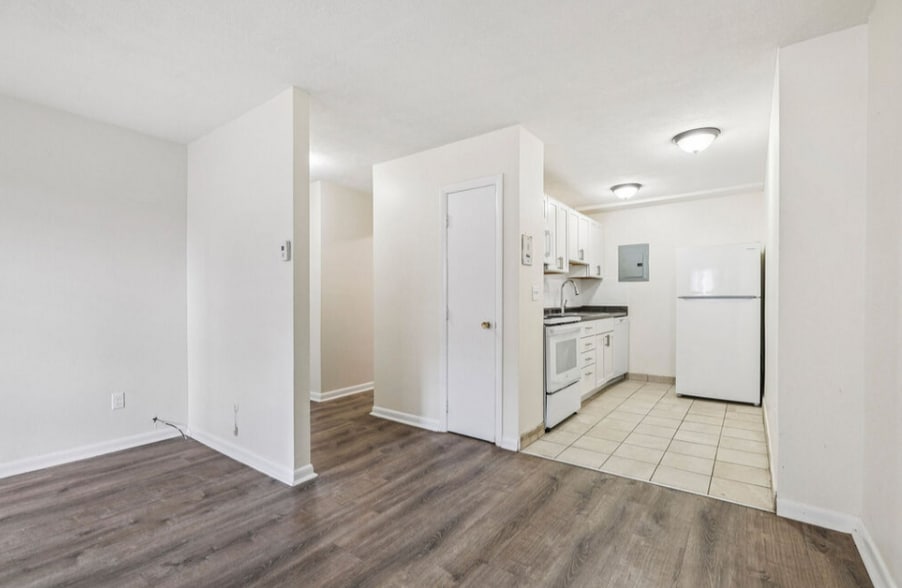 Building Photo - 55 Brighton Ave