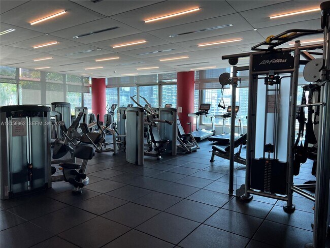 Building Photo - 1080 Brickell Ave