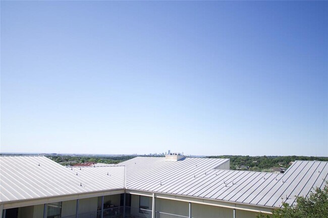 Building Photo - 3840 Far W Blvd