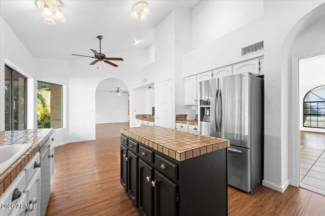 Building Photo - 15220 N 49th St