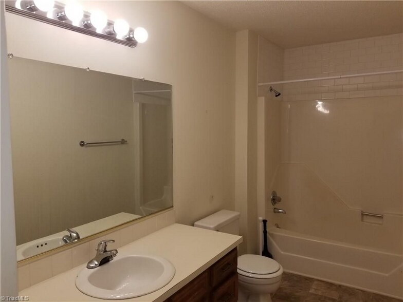 Building Photo - 601 Aspen Pl