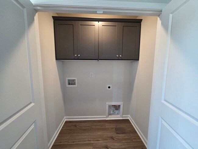 Building Photo - 681 Blossom Run