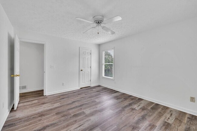 Building Photo - 3590 Canon Creek Dr