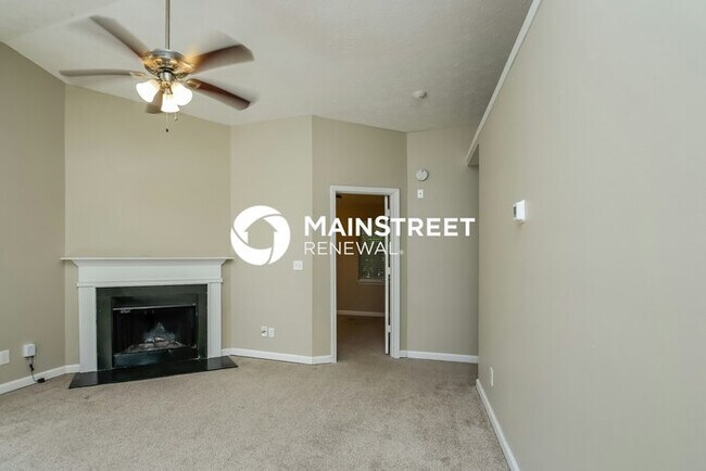 Building Photo - 3 Bedroom Pet-Friendly Home in Douglasville, GA with Main Street Renewal