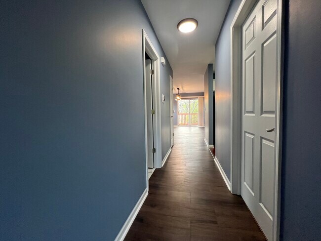 Building Photo - 3413 Blue Ridge Dr