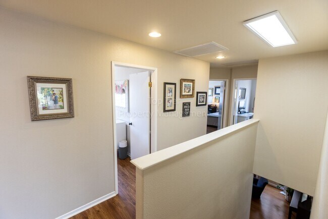 Building Photo - Gorgeous upgraded 4 bed 2.5 bath 2,216 sqft home with Remodeled Kitchen, Hardwood Floors, Tesla S...