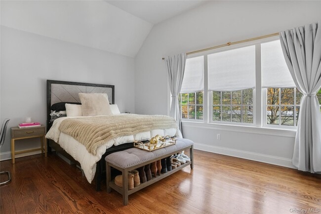 Building Photo - 11 Station Pl