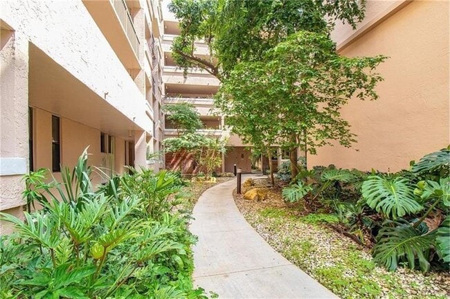 Building Photo - 6800 Cypress Rd