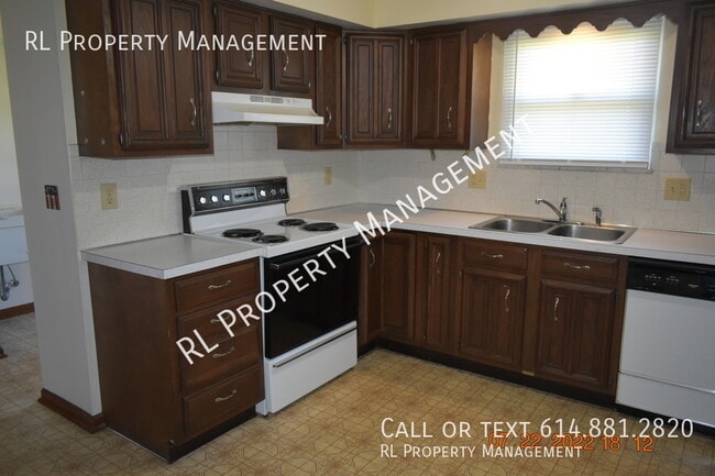 Building Photo - WAIVED APPLICATION FEE(S) AND 1 MONTH FREE...