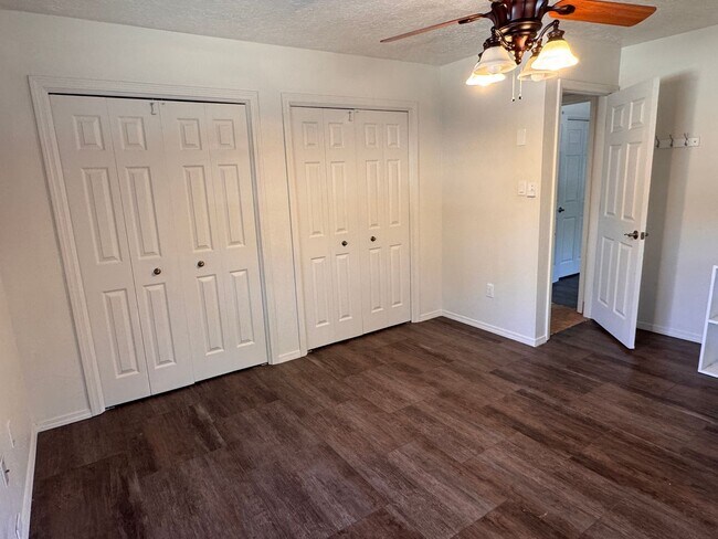 Building Photo - 3 Bedroom, 2 Bathroom Home in Cedar Crest, NM.