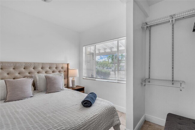 Building Photo - 2970 NW 15th St