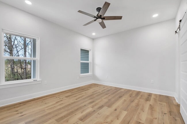 Building Photo - 80 Capri Ln