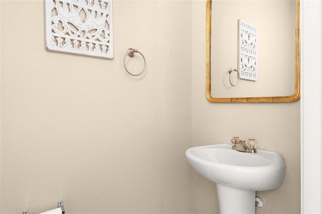 Building Photo - 3301 Ortman Dr