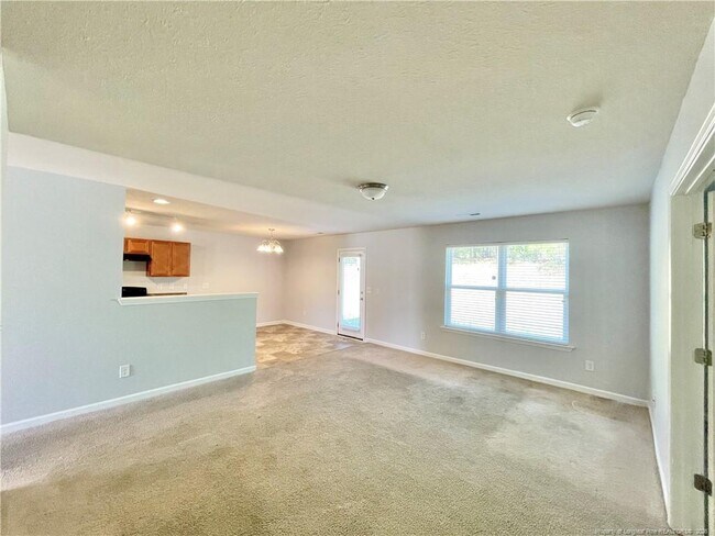 Building Photo - 92 Hallow Oak St