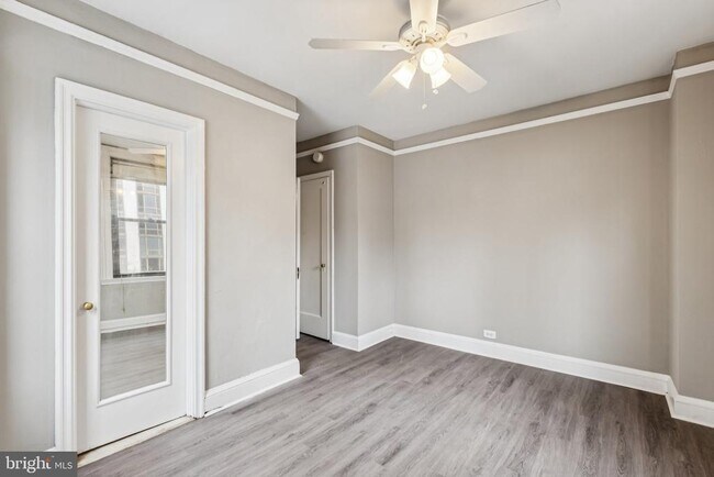 Building Photo - 2031 Locust St