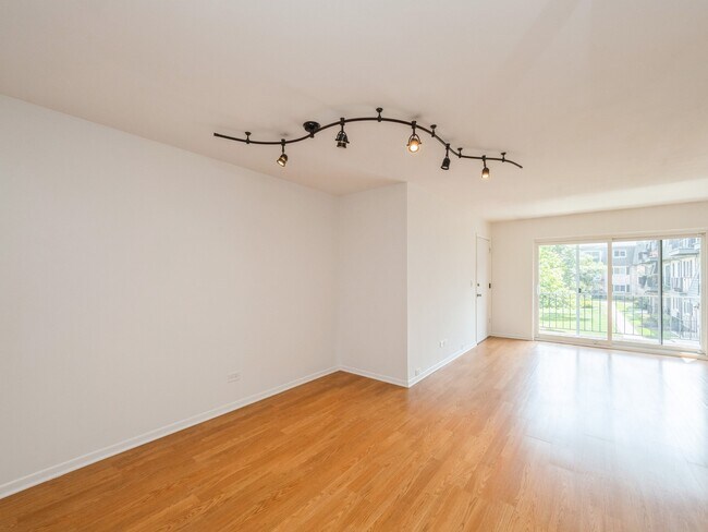 Building Photo - 880 S Plum Grove Rd