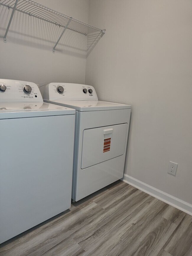 Building Photo - Beautiful New  Build Home located in the S...