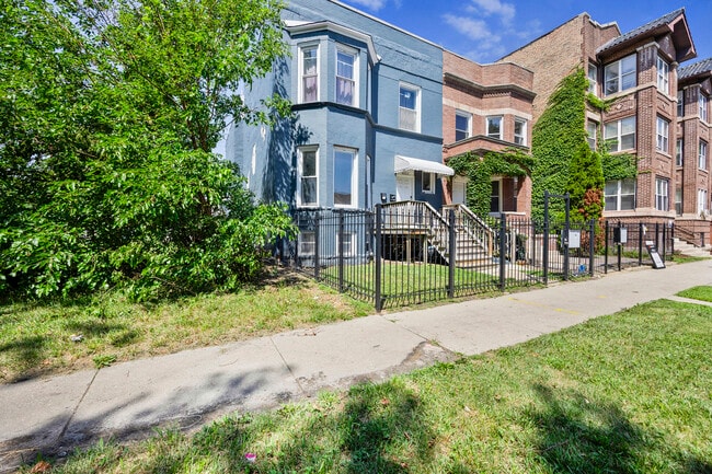 Building Photo - 6522 S Ellis Ave