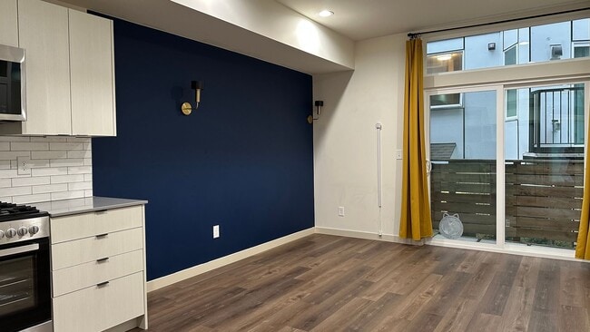 Building Photo - 1803 20th Ave