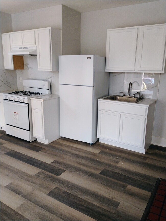 Building Photo - 416 Linden Ave