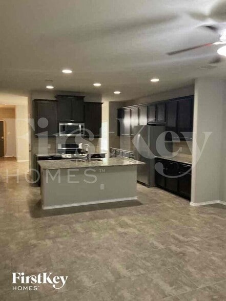 Building Photo - 150 Meadow Mill Dr