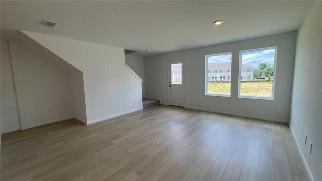 Building Photo - 831 Lynx St