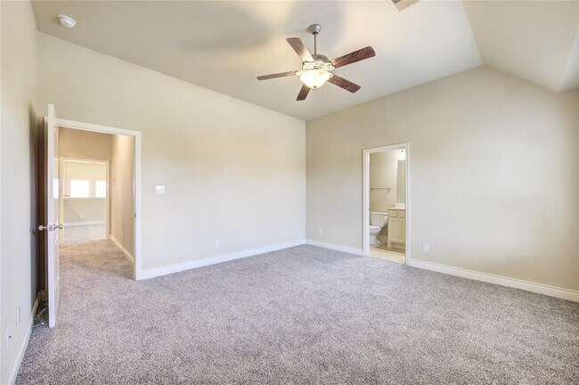 Building Photo - 27326 Walden Gulch Ln