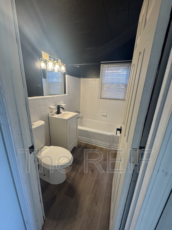 Building Photo - 12600 Duchess St