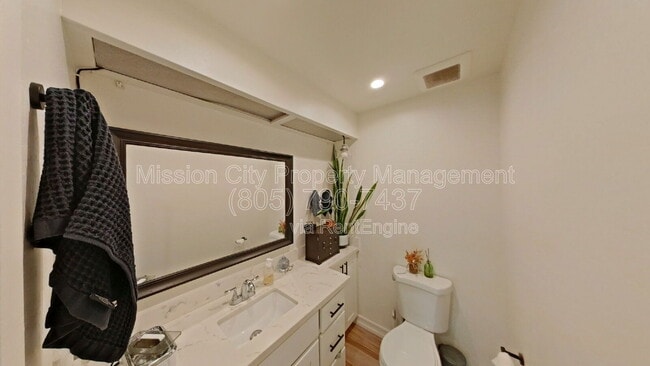 Building Photo - 628 Mulberry Ave