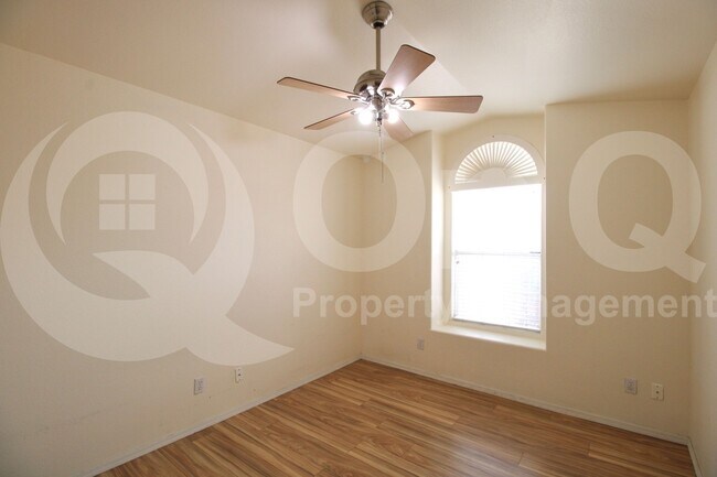 Building Photo - 1140 S Cholla St