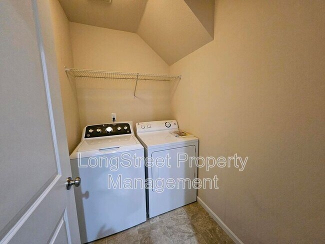 Building Photo - 6355 SE Imagine Way