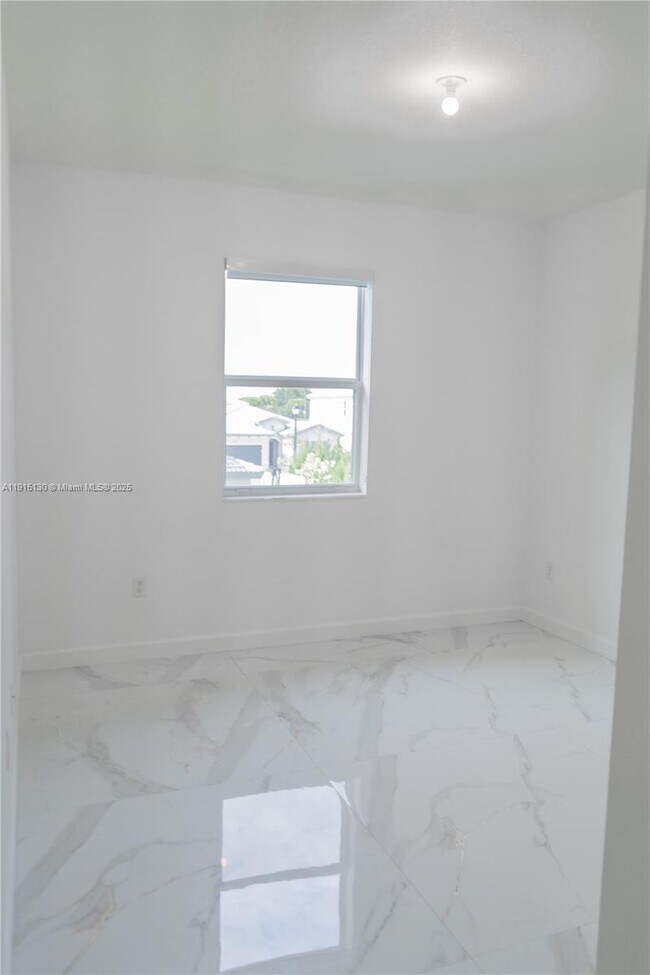 Building Photo - 16144 SW 148th Pl