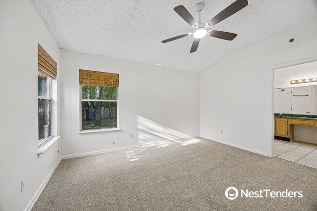 Building Photo - Great Location Near Town Center!