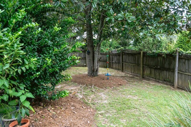 Building Photo - 1106 High Meadow Dr