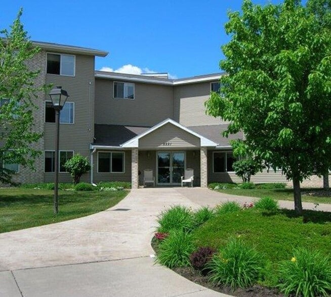 Building Photo - Hanley Place Apartments