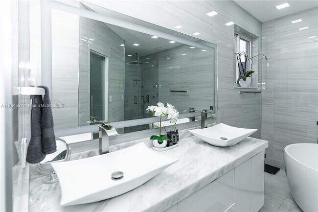 Building Photo - 8740 NW 153rd Terrace