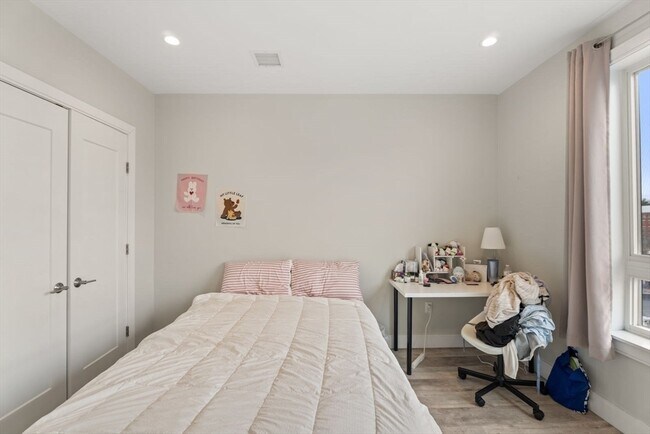 Building Photo - 1457 Tremont St