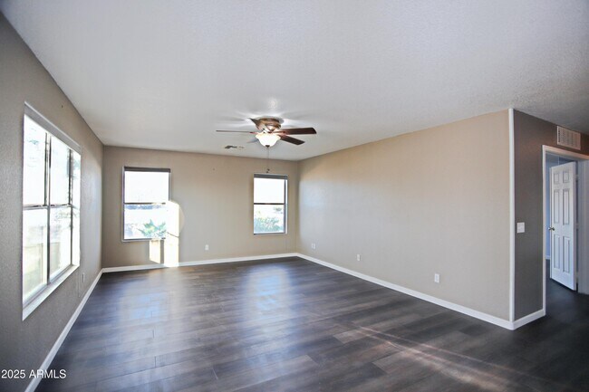 Building Photo - 8833 S 13th Pl