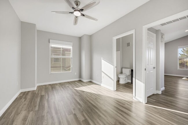 Building Photo - Upgraded Townhouse in Summerlin